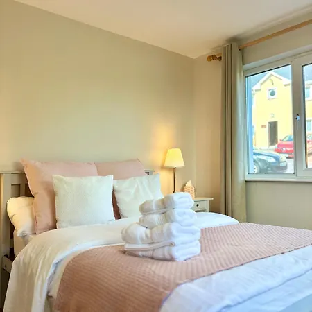 Апартаменты Oceanfront Gem Overlooking *