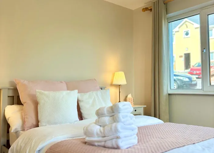 アパート Oceanfront Gem Overlooking *