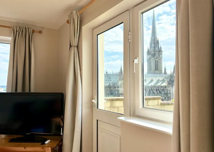 Oceanfront Gem Overlooking * コーヴ