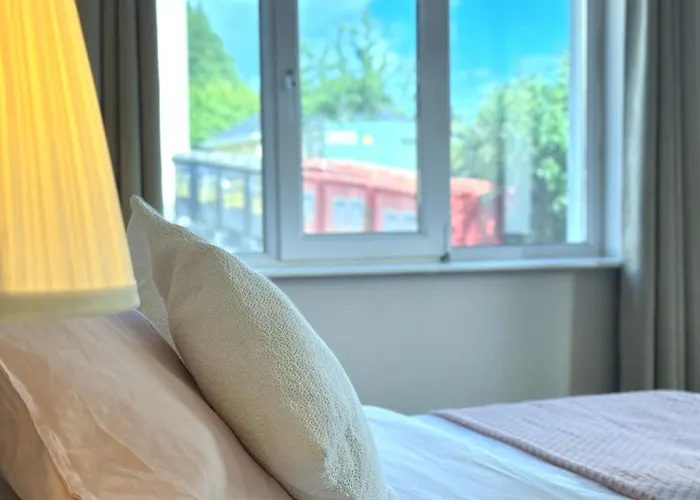 Oceanfront Gem Overlooking * コーヴ